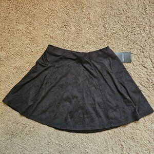 New NWT Forever 21 Black Velvet Basic Circle Skater Skirt
